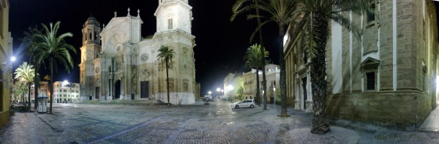 cadiz_plaza_catedral_night-scaled